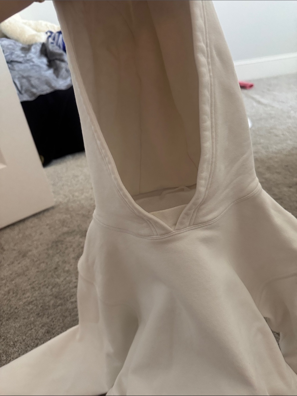 Lululemon athletica White Women's Pullover Hoodie, Great Condition, Rarely worn - Picture 5 of 8